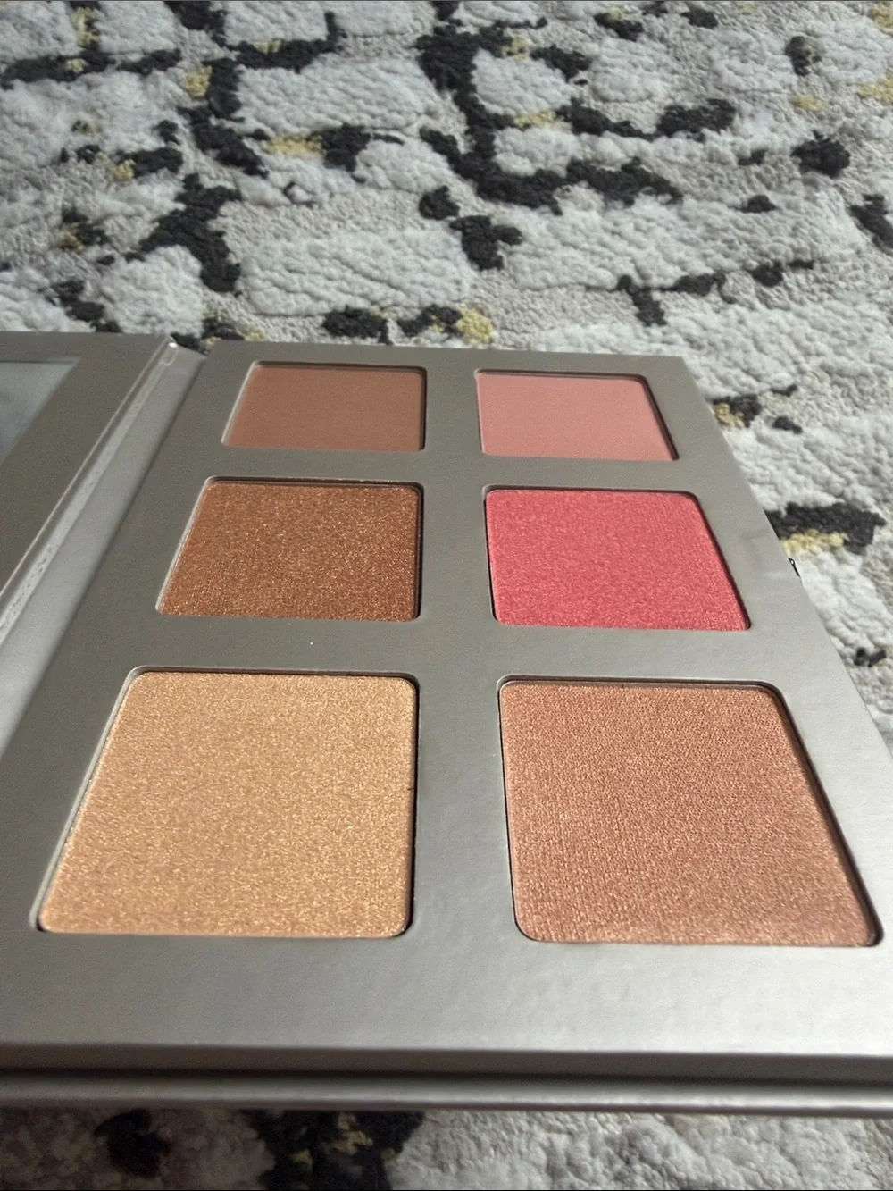 ❤️$10 Iconic London Blaze Chaser Face Palette